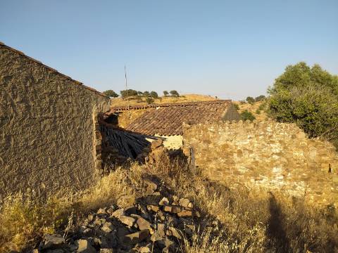 O REFÚGIO PERFEITO NO CAMPO - CASA TRADICIONAL COM TERRENO