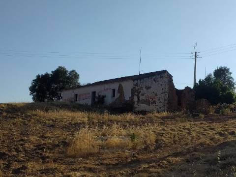 O REFÚGIO PERFEITO NO CAMPO - CASA TRADICIONAL COM TERRENO