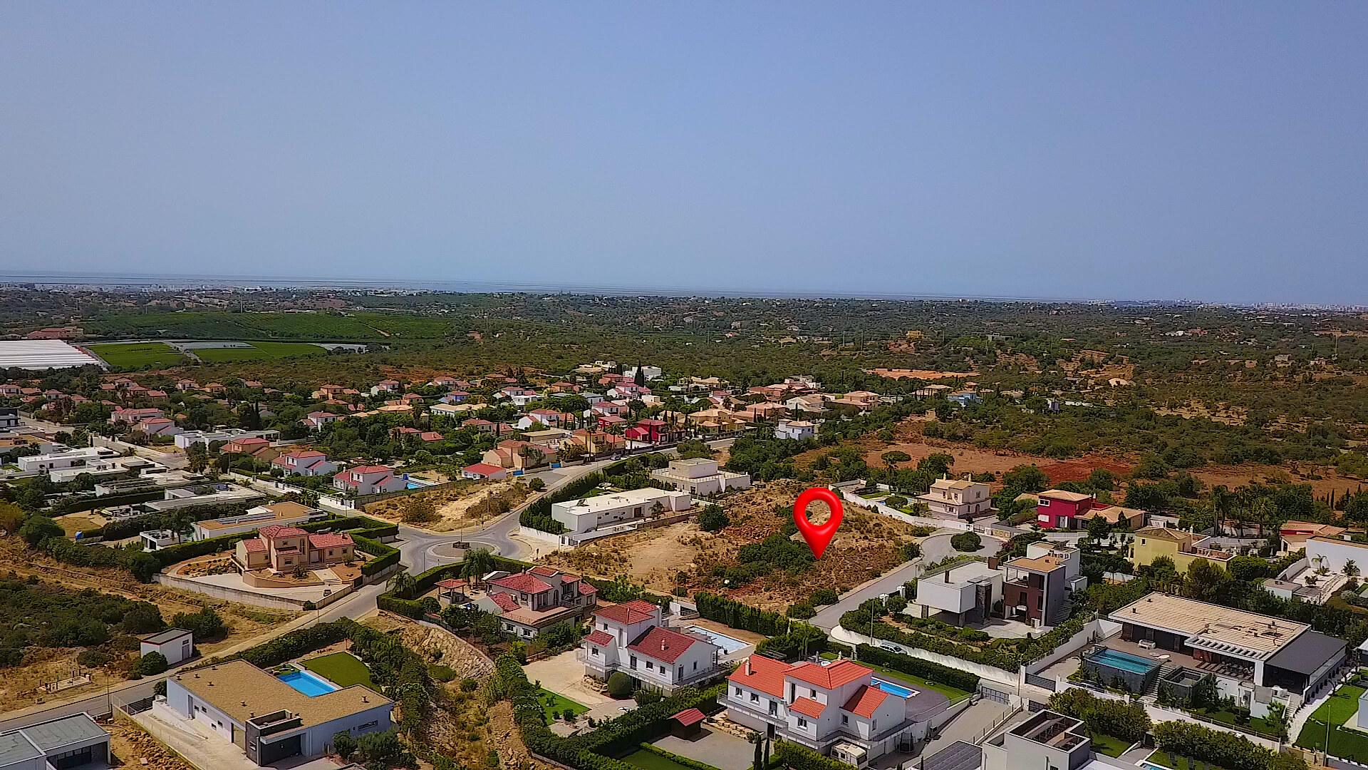 Lote Urbano Exclusivo com 1.496 m² no Cerro Azul - Quelfes | Olhão