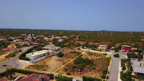 Lote Urbano Exclusivo com 1.496 m² no Cerro Azul - Quelfes | Olhão