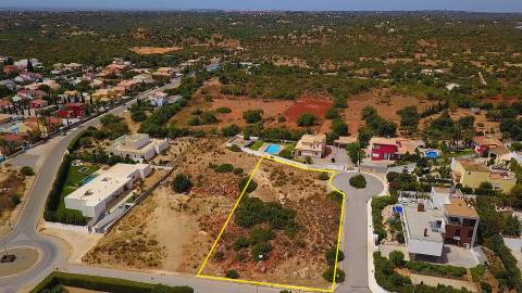Lote Urbano Exclusivo com 1.496 m² no Cerro Azul - Quelfes | Olhão