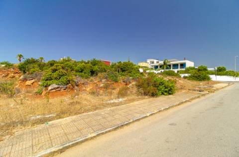 Lote Urbano Exclusivo com 1.496 m² no Cerro Azul - Quelfes | Olhão
