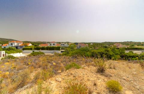 Lote Urbano Exclusivo com 1.496 m² no Cerro Azul - Quelfes | Olhão
