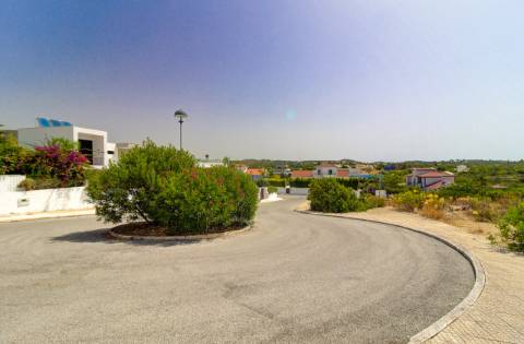 Lote Urbano Exclusivo com 1.496 m² no Cerro Azul - Quelfes | Olhão