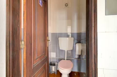 Excelente Oportunidade para Negócio - Espaço Comercial Luminoso à Entrada de Vila Real de Santo António