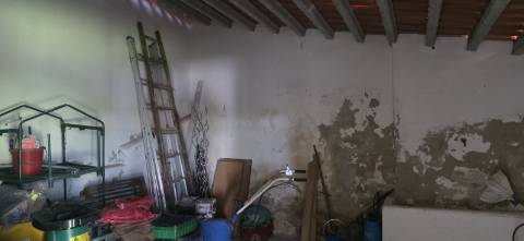Excelente Terreno todo murado com área de 600 m2 

Distrito de Portalegre Concelho de Alter do Chão freguesia de Chancelaria Chança.
