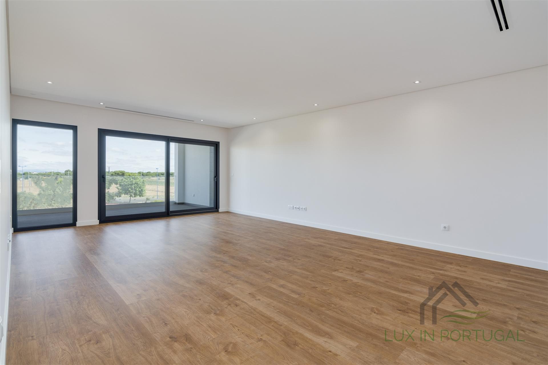 Apartamento T3 - Novo - Montijo