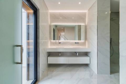 Penthouse T5 duplex com piscina - Montijo
