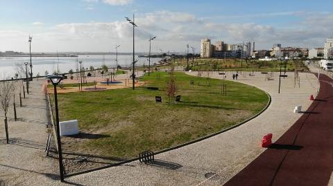 Garagem individual na Verderena perto do terminal rodo-ferro-fluvial | Ocasião !!!