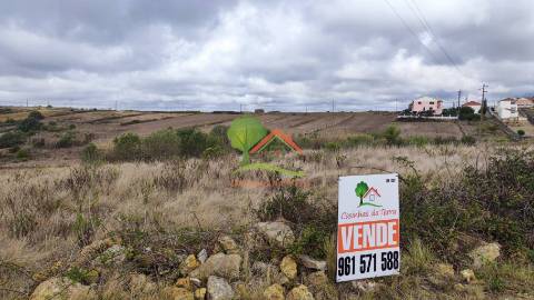  Terreno urbano para construção de moradia de 250m2 