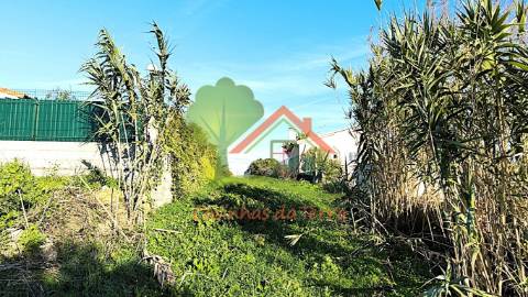  Terreno urbano para construção de 4 moradias com PIP 