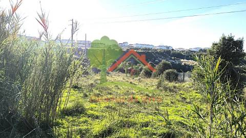  Terreno urbano para construção de 4 moradias com PIP 