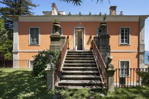 Palácio na 1º Linha de Mar em Paço de Arcos
