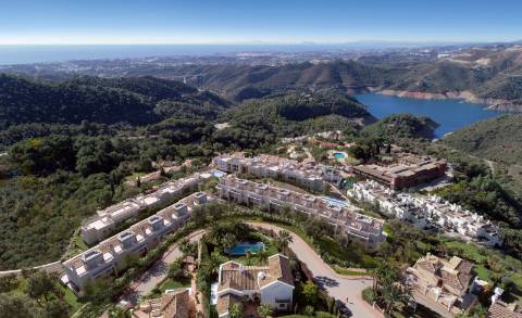 Moradia geminada T3 nova, com terraço e garagem.