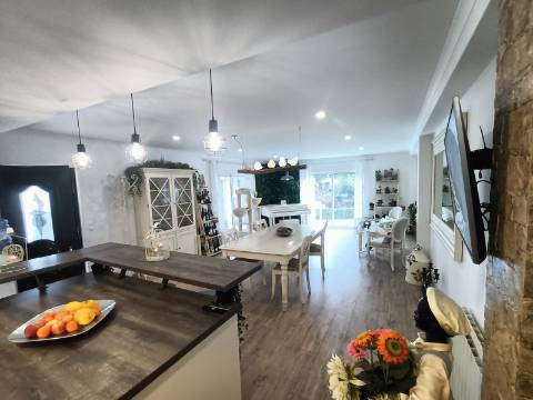 Moradia T3 com Jardim e Piscina
