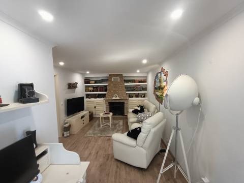 Moradia T3 com Jardim e Piscina