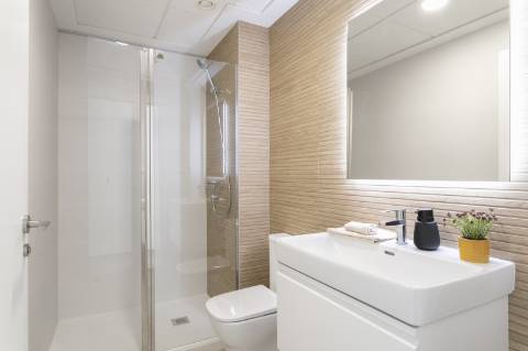 Apartamento T2 novo, junto da praia.