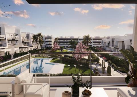 Apartamento T2 novo, junto da praia.