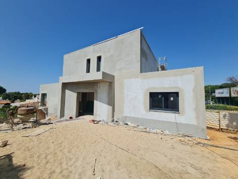Moradia Isolada T3 em Construção - Quarteira