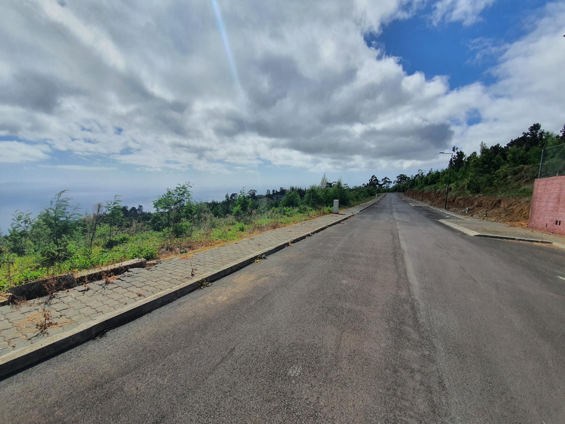 Lote de Terreno em Santo António da Serra