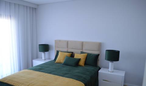 Apartamento T1 Novo com piscina, garagem e arrecadação em zona calma de Olhão