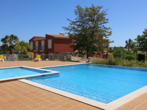 Apartamento T2 em aldeamento de golfe - Carvoeiro