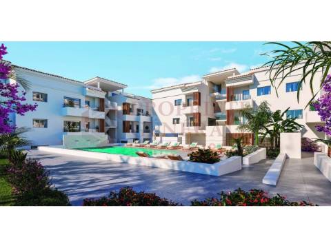 Apartamento T3 novo, perto da praia.