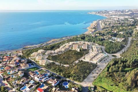 Moradia em banda T3, com excelente luz natural.