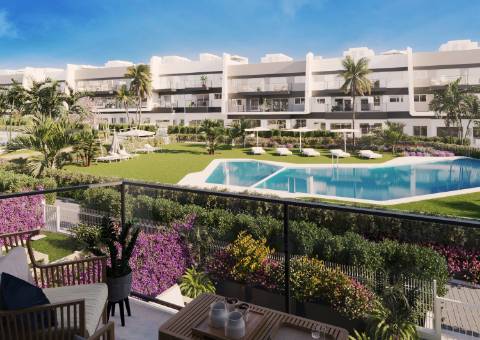 Apartamento T2 novo, junto da praia.