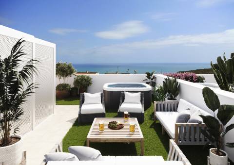 Apartamento T2 novo, junto da praia.