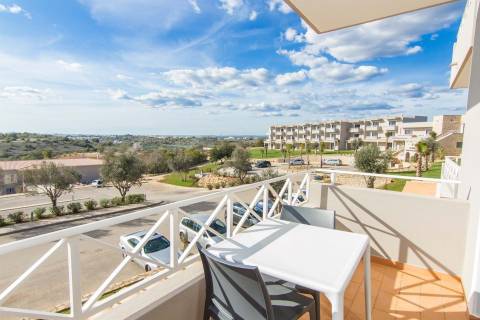 Apartamento T1 de dois pisos em resort de golfe