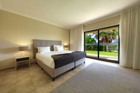 Apartamento T1 de dois pisos em resort de golfe