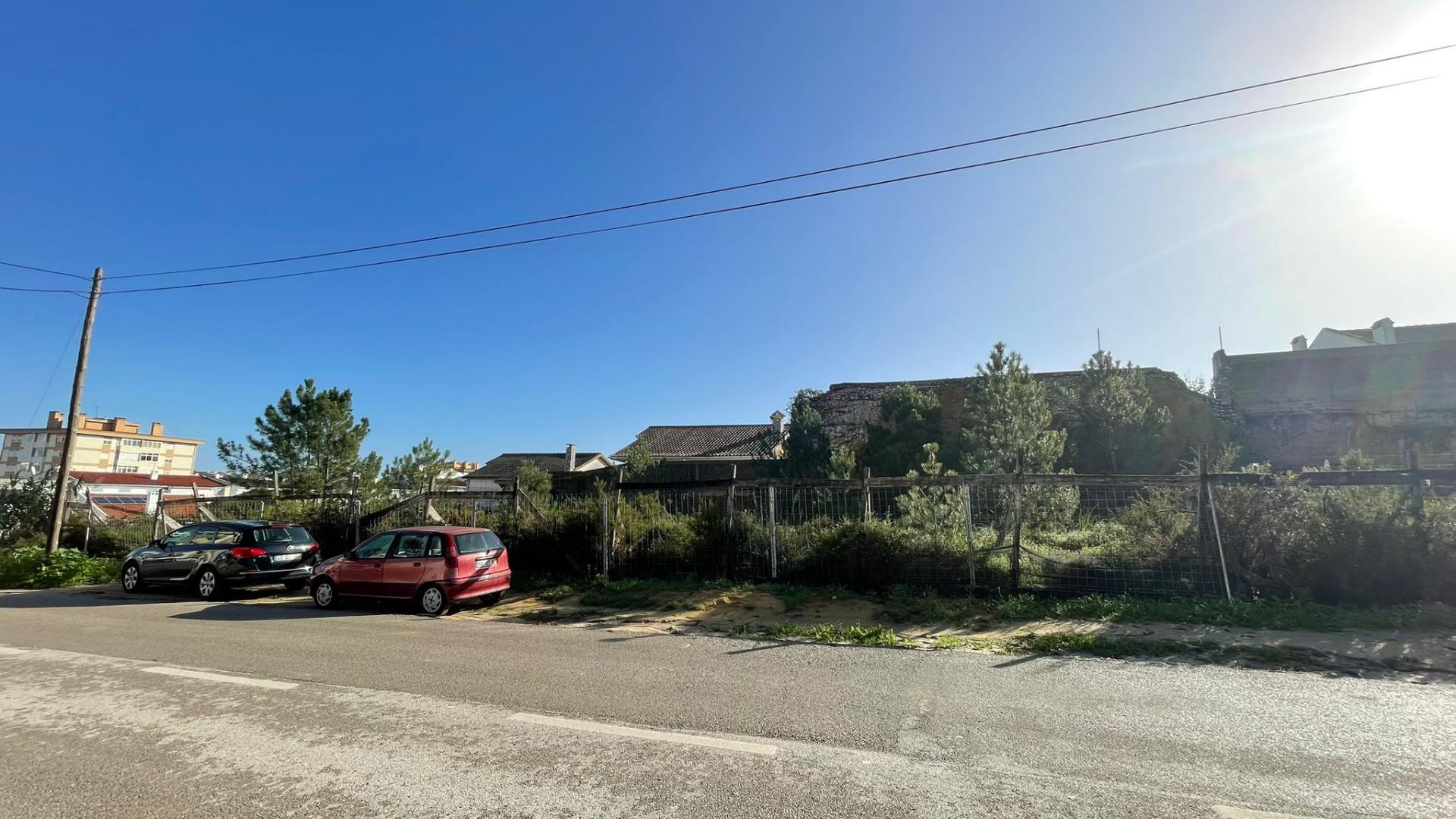 Conjunto de 4 Lotes de Terreno em Sobreda