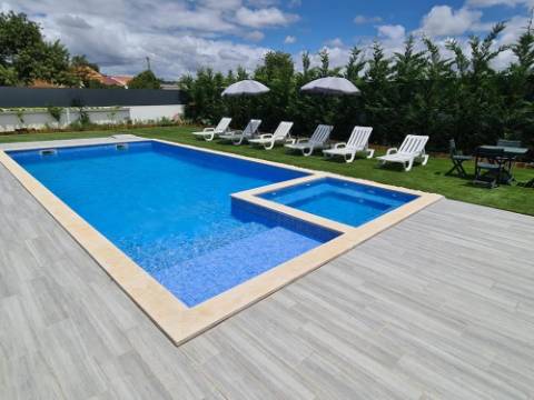Moradia Isolada com piscina e jardim - Almancil, Algarve