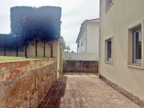 Moradia geminada T3 + Escritório, a 600m do Parque da Cidade do Porto.