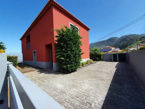 Moradia Isolada T3 com Piscina no Arco da Calheta - Madeira