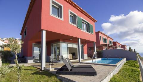 Moradia Isolada T3 com Piscina no Arco da Calheta - Madeira