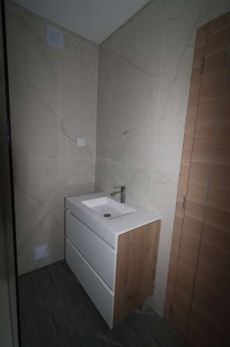 Apartamento T4 com exposição solar a sul e vistas de campo e mar, em S. Brás de Alportel