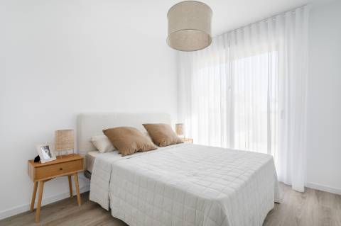 Apartamento T3 novo, junto da praia.