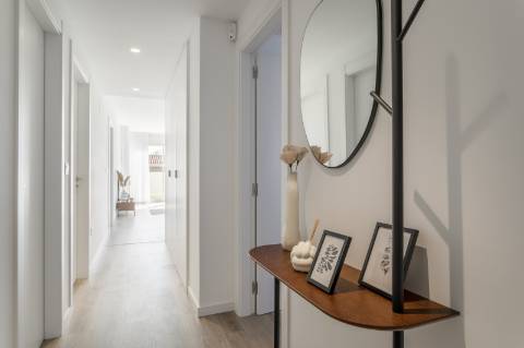 Apartamento T3 novo, junto da praia.