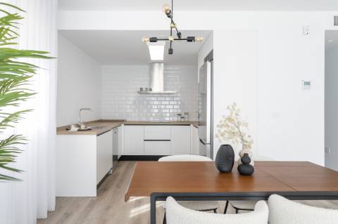 Apartamento T2 novo, junto da praia.
