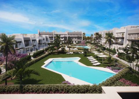 Apartamento T2 novo, junto da praia.