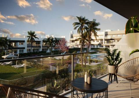Apartamento T2 novo, junto da praia.