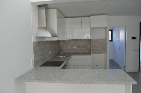 Moradia T3, em nova urbanização em Olhão, em zona tranquila perto de todos os serviços e acessos.
