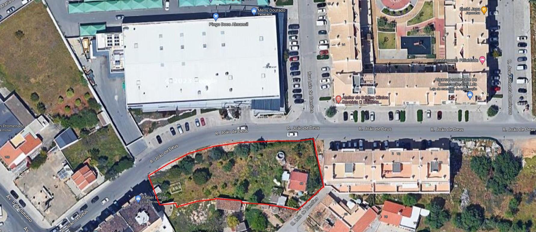 Terreno para construção de apartamentos em Almancil