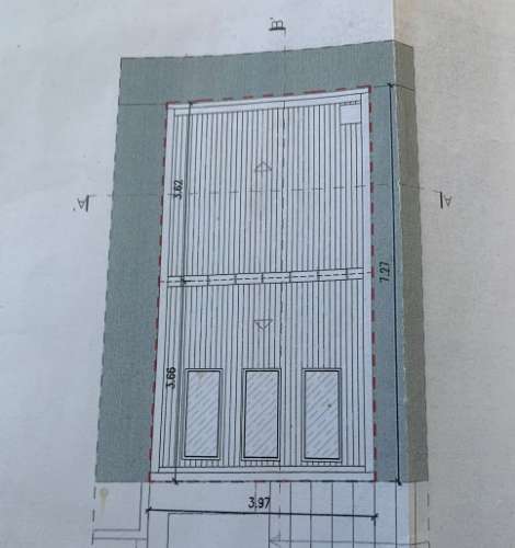 Prédio com Projeto em Campolide