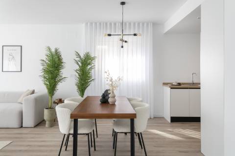 Apartamento T3 novo, junto da praia.