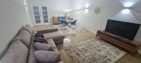 Moradia V2+1 em condomínio com Piscina em zona calma de Albufeira