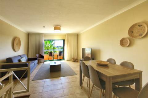 Apartamento T1 em aldeamento de golfe