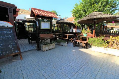 Moradia/Restaurante na Charneca da Caparica
